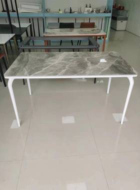 趋势风格餐桌北欧轻奢风实心铝合金桌腿配亮光岩板餐桌