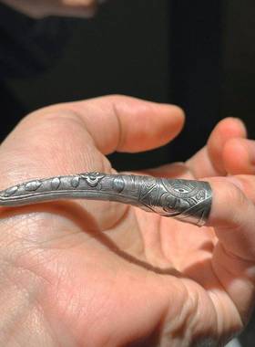 古代清朝皇后妃子银色指甲套假长护甲手指配饰收藏古风古玩老物件