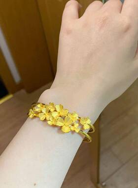 新中式杏叶花朵女手镯小众设计轻奢高级感镀18k金色精致百搭手镯