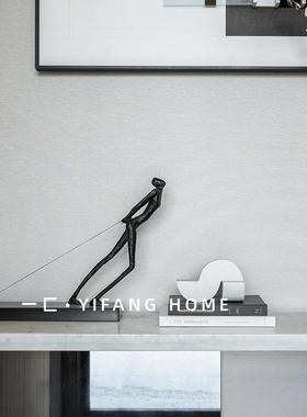 一匚简约现代创意运动人物摆件黑色雕塑酒店售楼处样板房软装饰