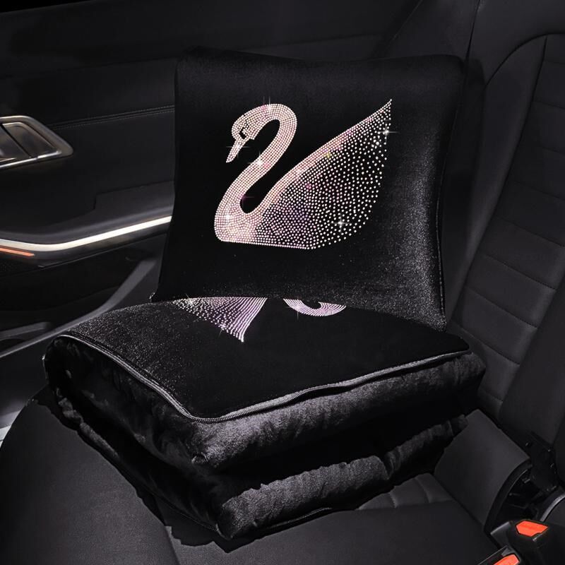 汽车抱枕被子两用冬季毯子镶钻车内靠枕可爱车用折叠空调被二合一