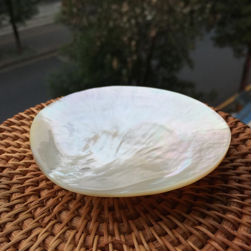 现货速发圆形黄蝶贝壳创意鱼子酱碟海螺白色母贝勺家居装饰品摄影
