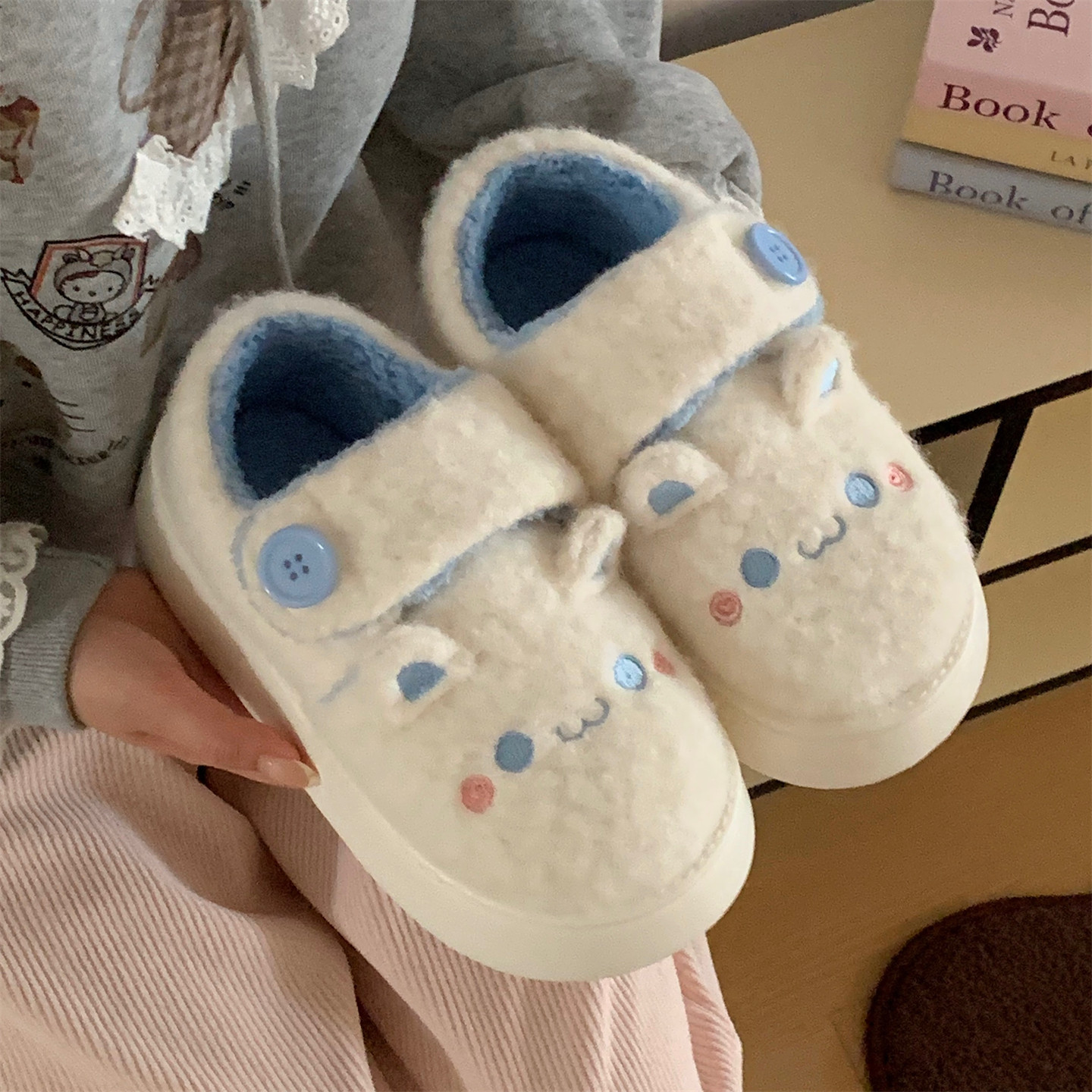 细细条百搭学生外穿防滑面包鞋女冬日系加绒小白鞋可爱魔术贴棉鞋