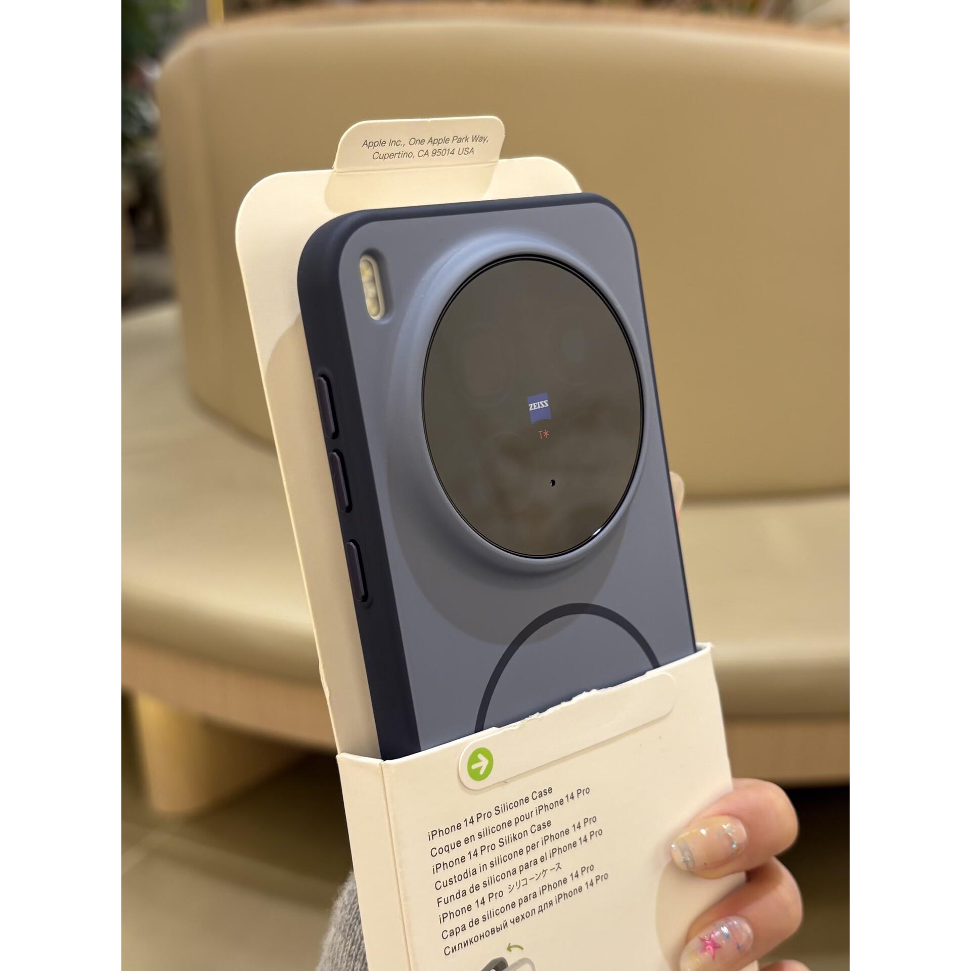 深蓝色文艺男高级磨砂Beat