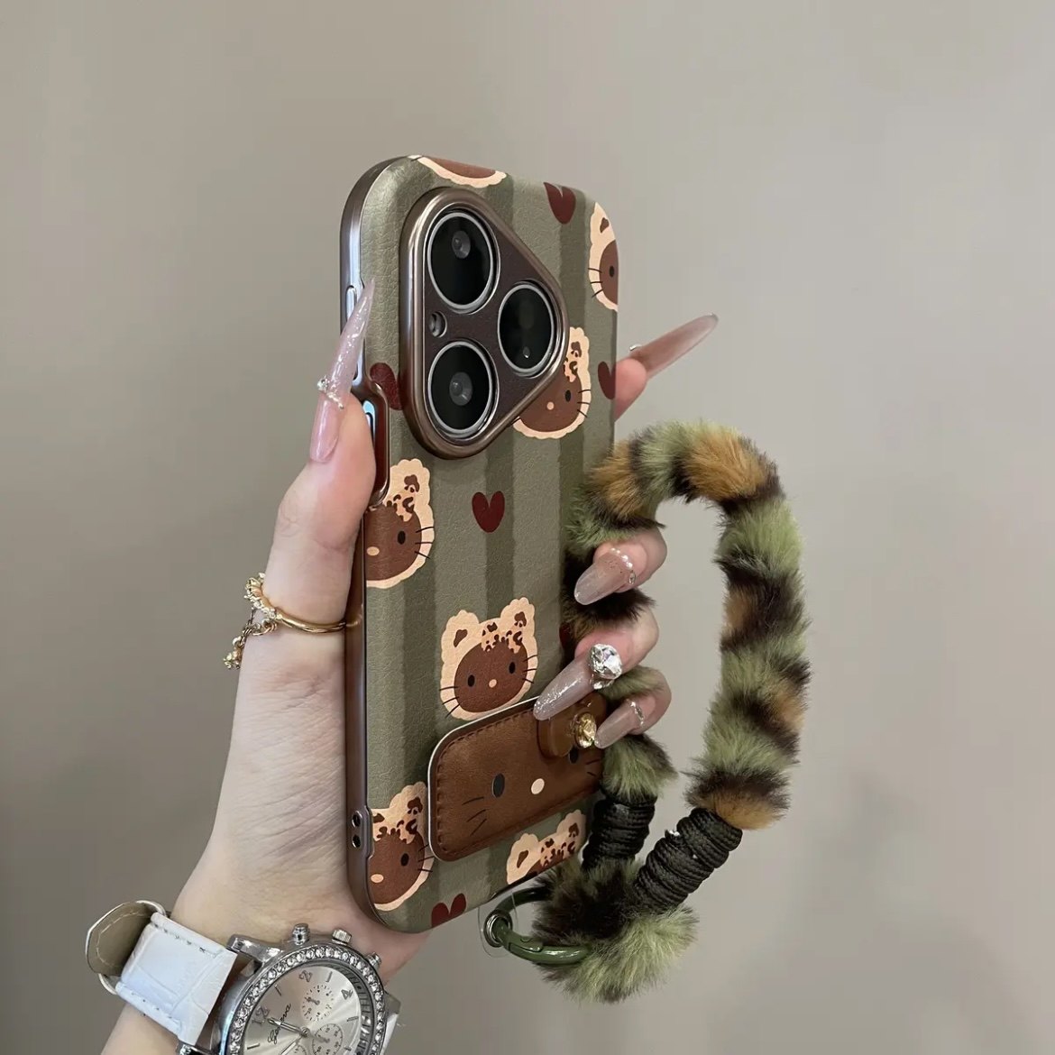 ins秋冬皮质kt猫折叠支架手绳适用华为pura80pro手机壳毛绒手绳华为mate70pro新款p70带挂绳50全包防摔60女款