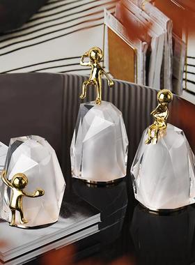 现代轻奢摆件家居饰品创意摆设个性人物酒柜柜子办公室高档装饰品