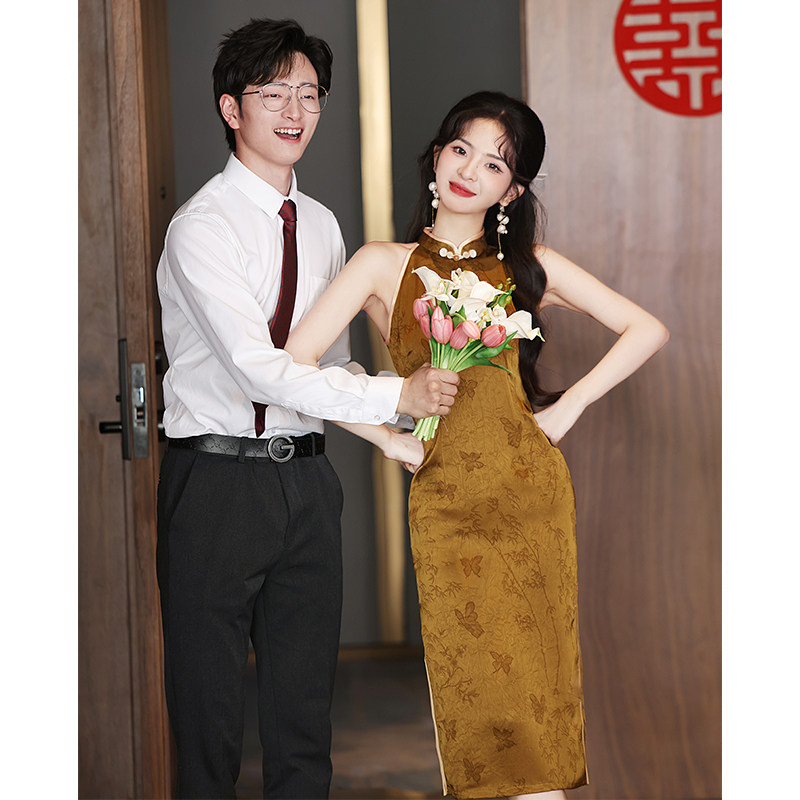现货速发新中式无袖挂脖旗袍金色敬酒服订婚礼服绝美晨袍新娘连衣