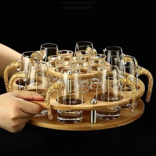 速发中式金箔白酒杯分带器套装家用酒号酒杯一口杯酒具小刻度杯架