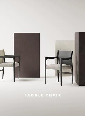 实木餐带扶手皮家餐厅用MCY5012椅子黑色商椅用酒店蜡木马鞍靠背