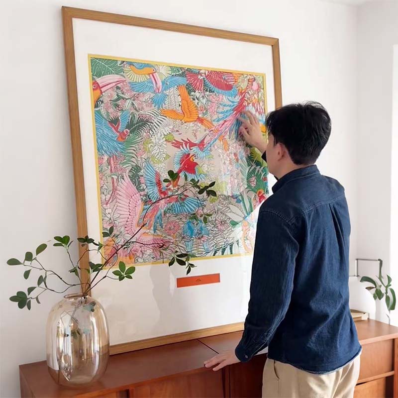 现代多巴胺客厅沙发背景墙装饰画高级感仿丝巾裱装画餐厅卧室挂画
