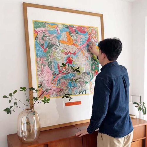 现代多巴胺客厅沙发背景墙装饰画高级感仿丝巾裱装画餐厅卧室挂画