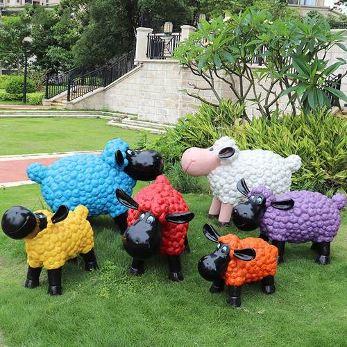 户外卡通卷毛羊雕塑玻璃钢动物摆件庭院楼盘商场幼儿园草坪装饰
