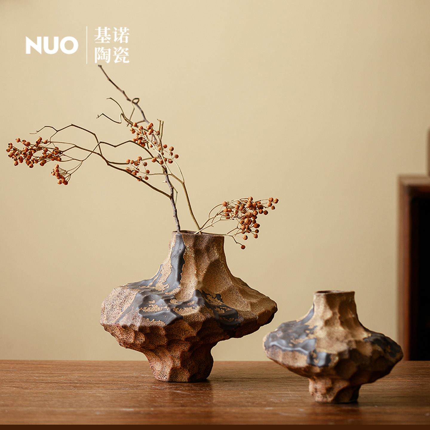 景德镇侘寂风粗陶花干瓶枝插民花复古岩桌石肌理面陶罐宿岩砾装饰