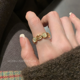 【我的脸很圆】个性金色猫眼石戒指金属风设计感钱币镂空调节戒指