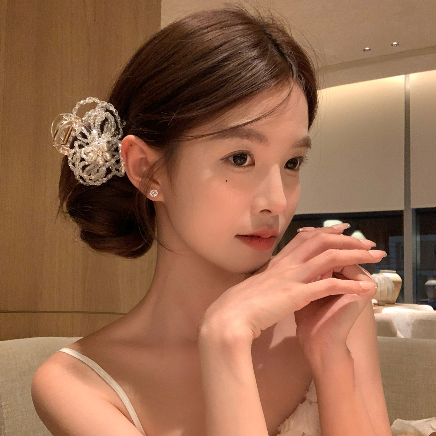 【我的脸很圆】优雅高级感水晶串珠花朵抓夹温柔珍珠盘发鲨鱼夹女