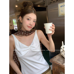 牙套大汪 【纸张女孩】同Vr*o高智心机绿茶扭结吊带背心！码住