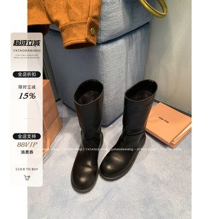 牙套大汪【鞋王】被追着问了三年的厚底增高百搭中筒短靴它来了