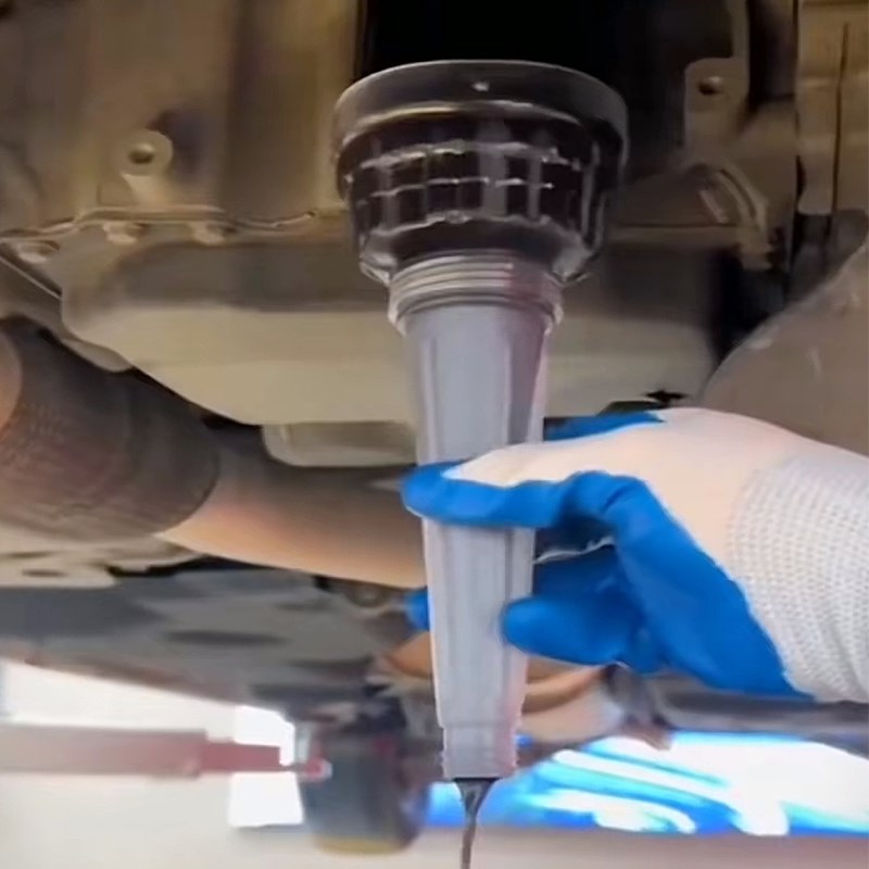 防烫手拆机油滤芯拆卸工具更换漏斗专用扳手汽车不沾油防飞溅神器