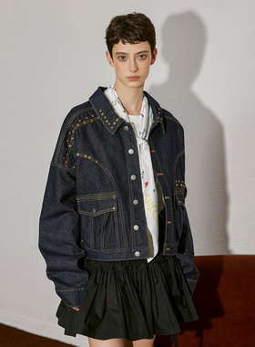 希凯驰25秋外套女牛仔蓝短款铆钉31627Q1A1002