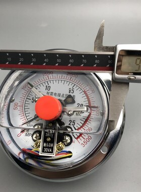天湖YNXC100ZT耐震轴向带边电接点压力表 抗震防震0-25 40MPA