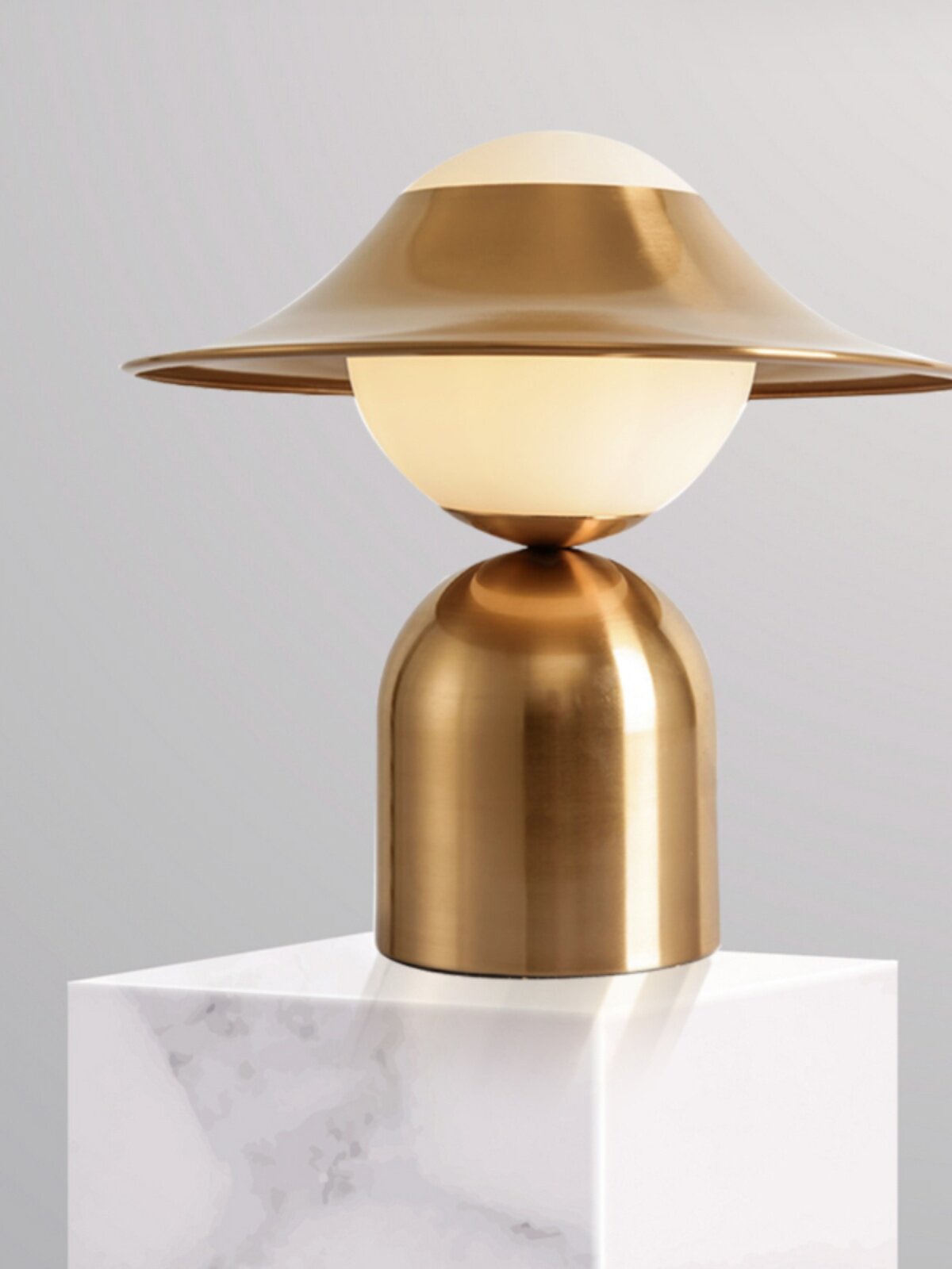 北欧简约创意造型台灯设计师卧室轻奢床头玄关样板间书房装饰台灯