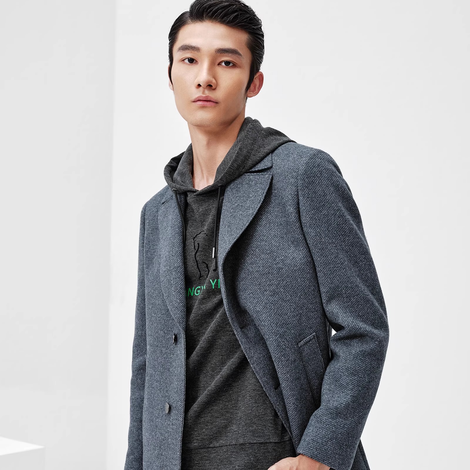 时尚都市中长款大衣上下衣品