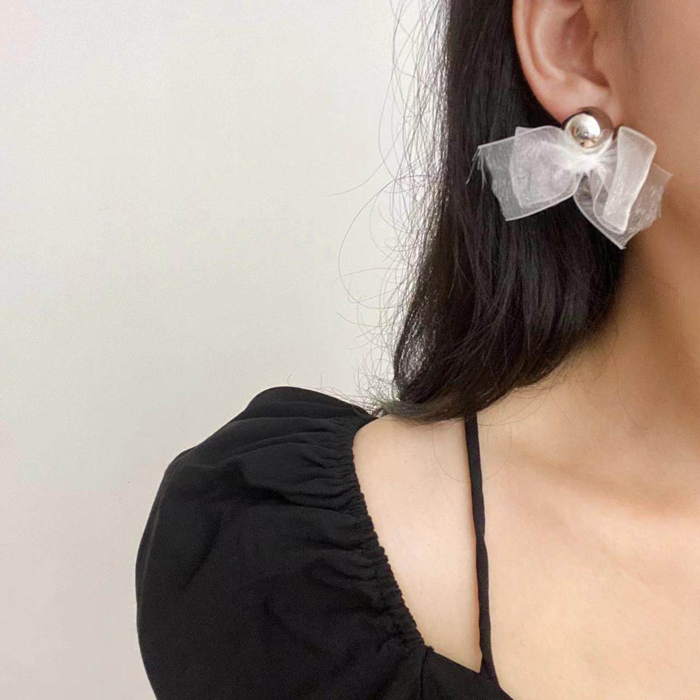 韩国东大门edito网纱蝴蝶结球球耳钉耳环个性气质感耳饰通勤