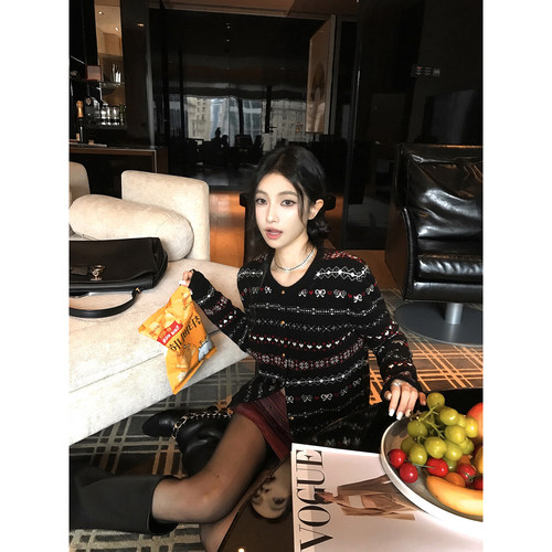 吴太甜费尔岛羊毛提花针织衫女