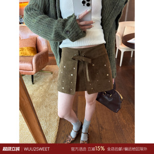 吴太甜 复古设计感半身裙女秋冬款高腰a字显瘦重工钉扣不规则短裙