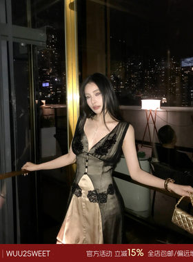 吴太甜假两件拼接V领连衣裙