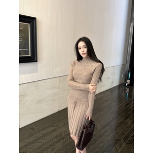 吴太甜 气质高领绞花针织衫绑带毛织百褶裙两件套女秋冬修身套装