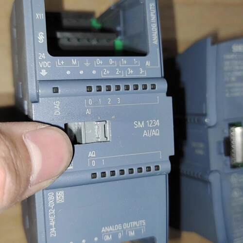 议价234-4HE32-0XB0 SM1234 AI/AQ 模拟量输入输工控模块维修
