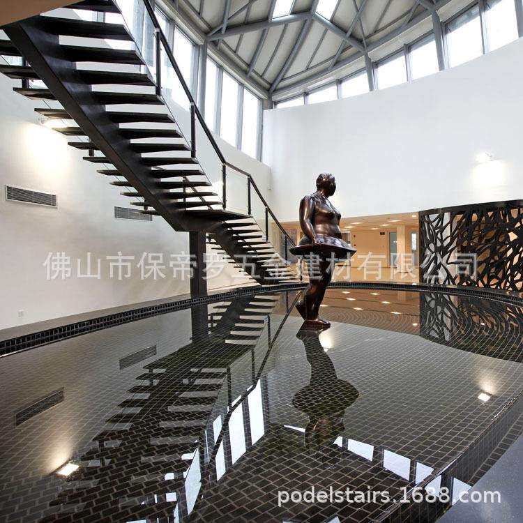 室内家用钢木L型楼梯现代简约风单梁玻璃护栏
