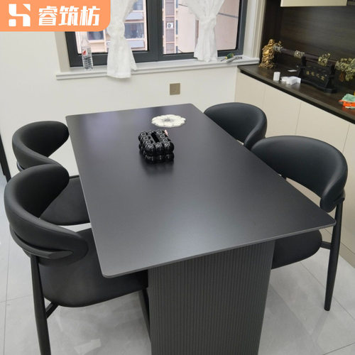 现代极简岩板餐桌高级小户型意式长方饭桌民宿黑色家用餐桌椅组合