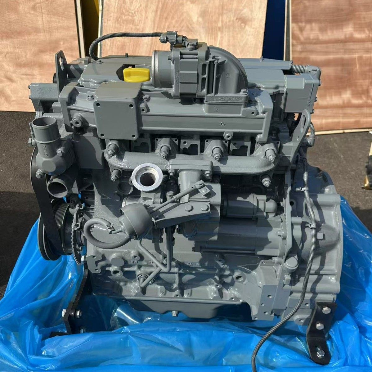 道依茨发动机总成 TCD 2012 L04 2V 103 0 KW 2400 1min 12368891