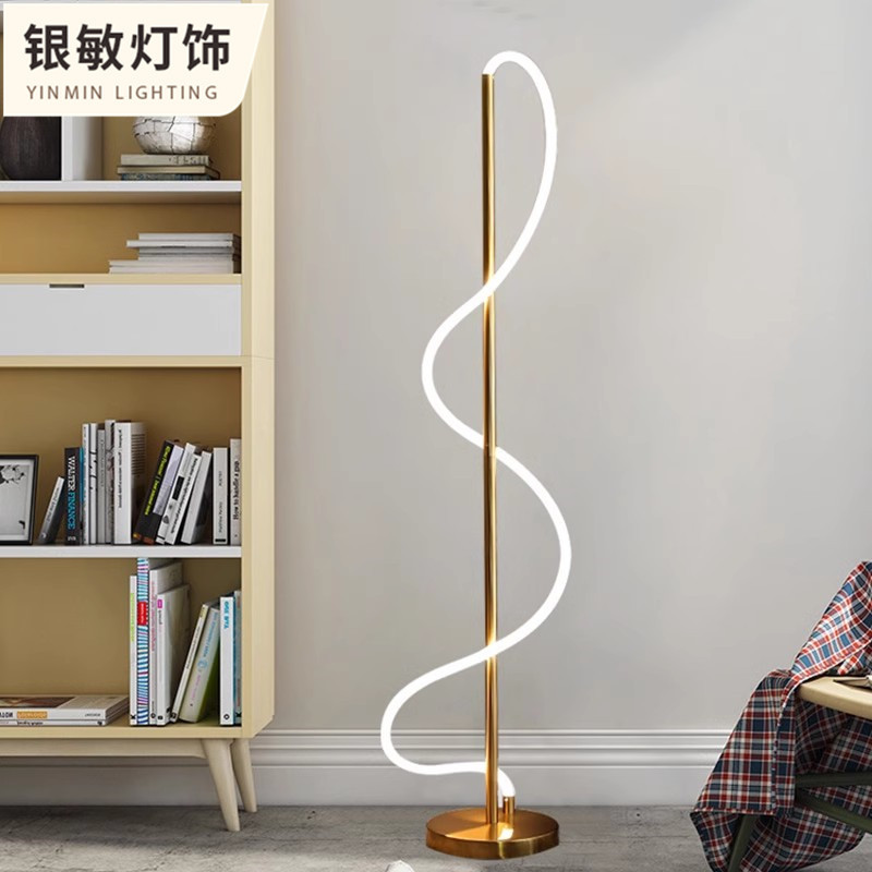现代简约落地灯极简台灯客厅书房设计师创意个性艺术线条音符摆件