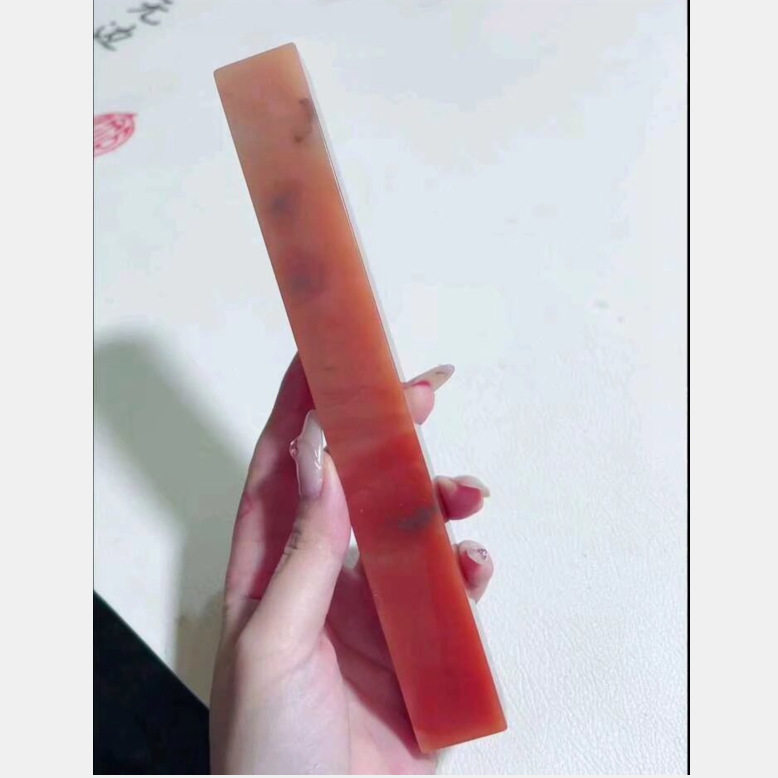 寿山老挝鸡血石方章大长腿印章素章2.5*2.5*19.8CM书画镇尺配盒