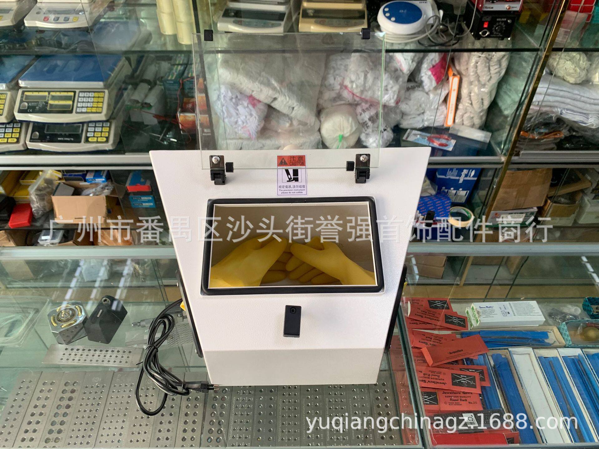 喷砂机白色梯形干喷喷砂机金属表面磨砂除锈除杂质首饰加工设备