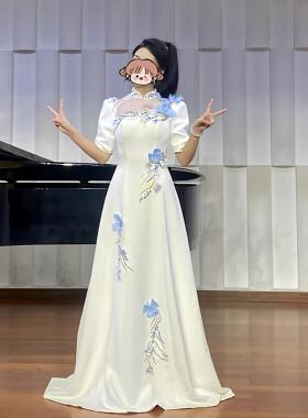 白色晚礼服女高端主持人民歌独唱演出服歌唱比赛舞台表演声乐长裙