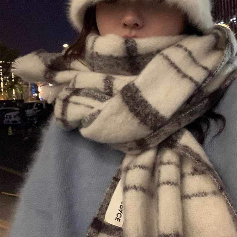 冬季保暖黑白大格子围巾女加厚情侣学生时尚百搭高级感马海毛围脖