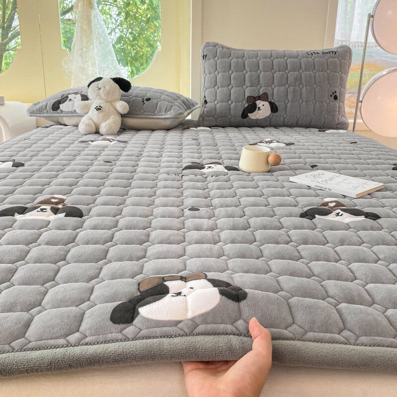 2025新款加厚印花牛奶绒床褥双人宿舍床垫可折叠防滑家用批发批发