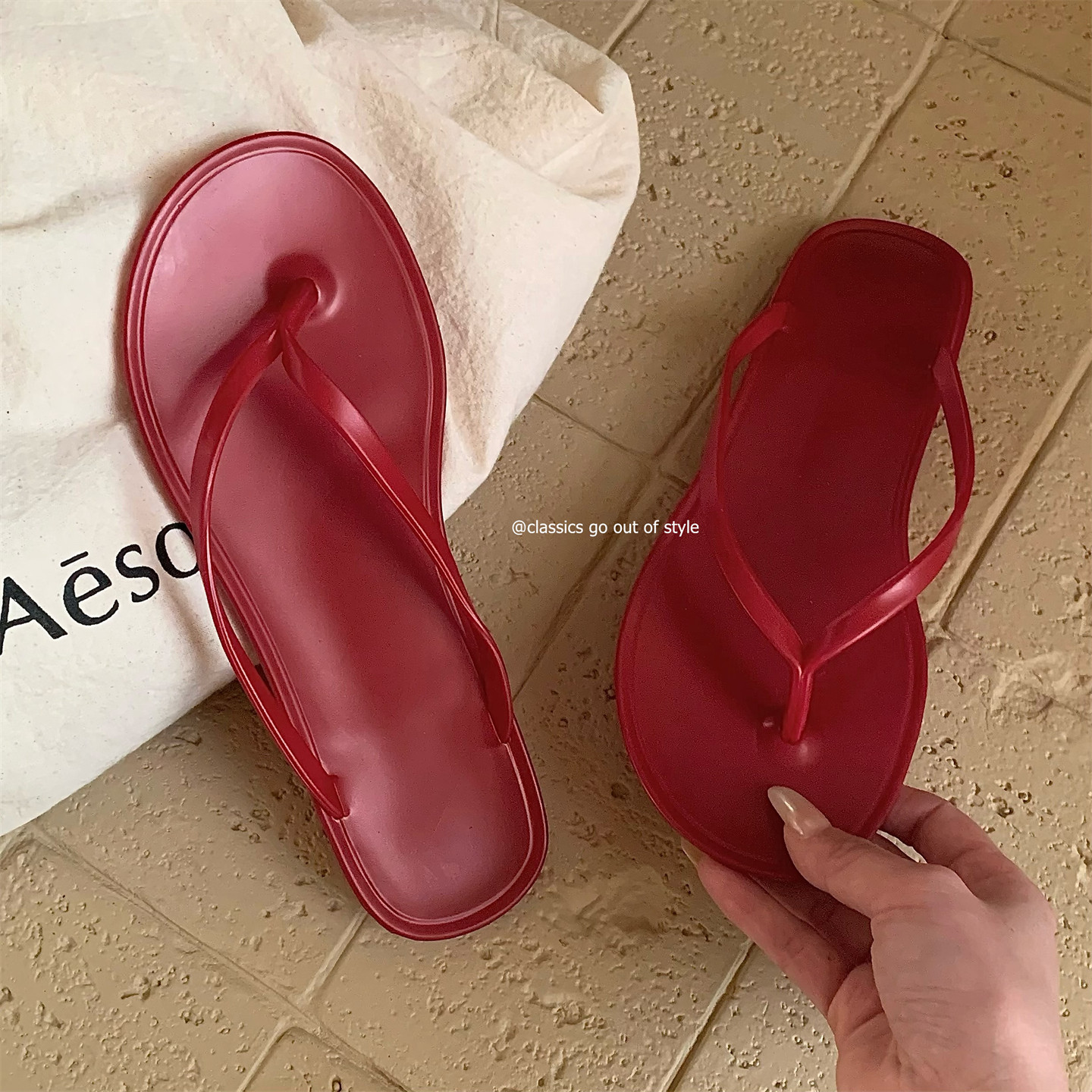 细细条 时尚水晶夹脚沙滩鞋防滑简约舒适平底夏ins红色人字拖女士,居家布艺,居家凉拖/凉鞋,淘宝优惠券,粉丝福利购,淘宝优惠卷