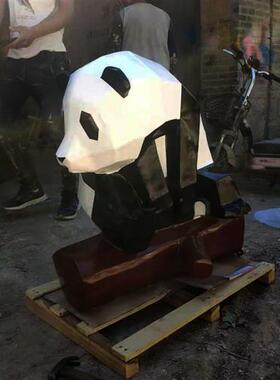 网红玻璃钢几何熊猫雕塑成都ifs切面爬墙大熊猫装饰创意摆件定制