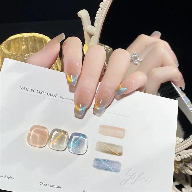 鸳鸯冰透动感碎钻法式猫眼穿戴甲2023新款双色月光纯手工美甲贴片