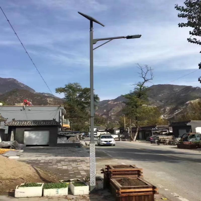 新款6米30瓦太阳能路灯新农村改造海螺臂风电互补led路灯