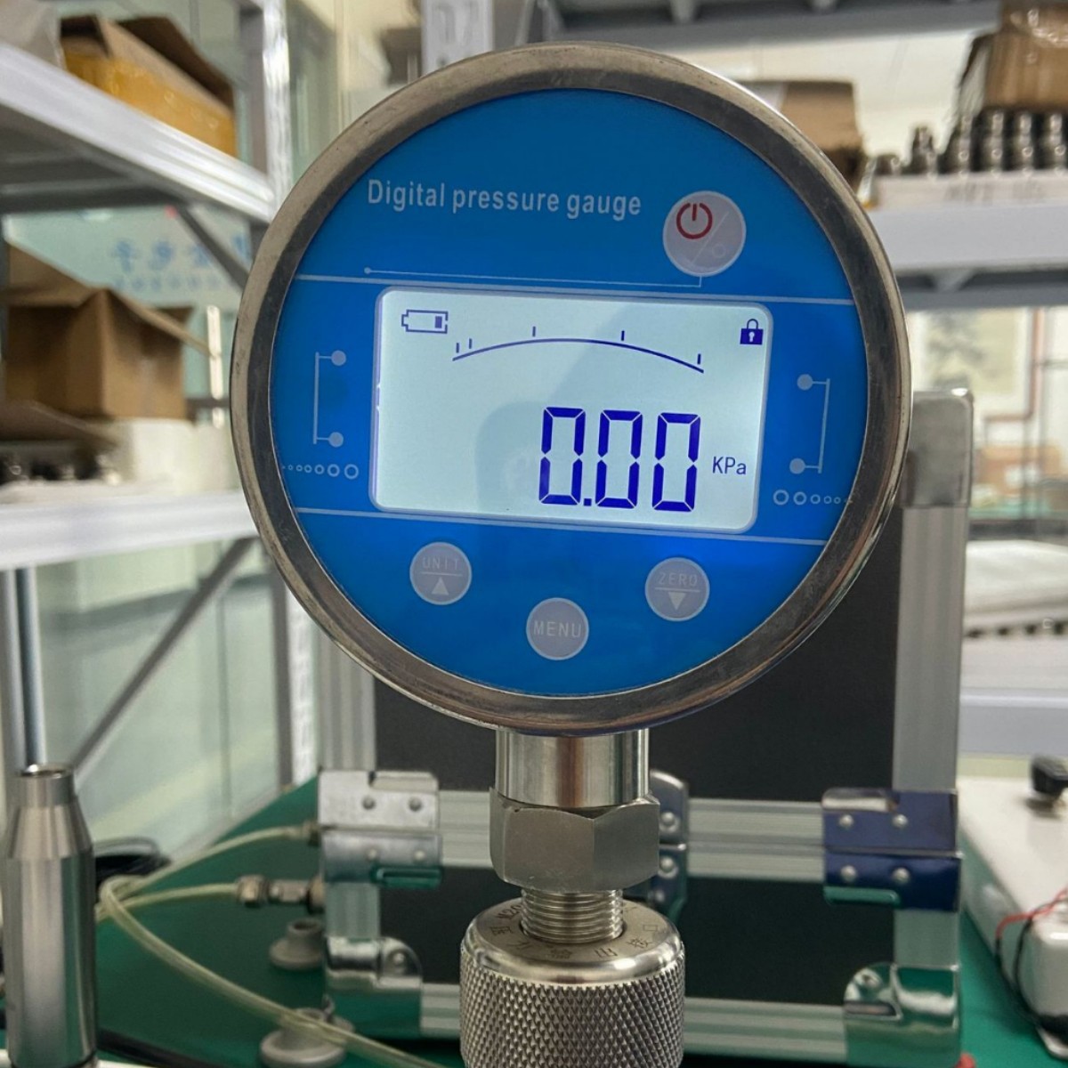 西安精密数字压力表0.4/0.1级
