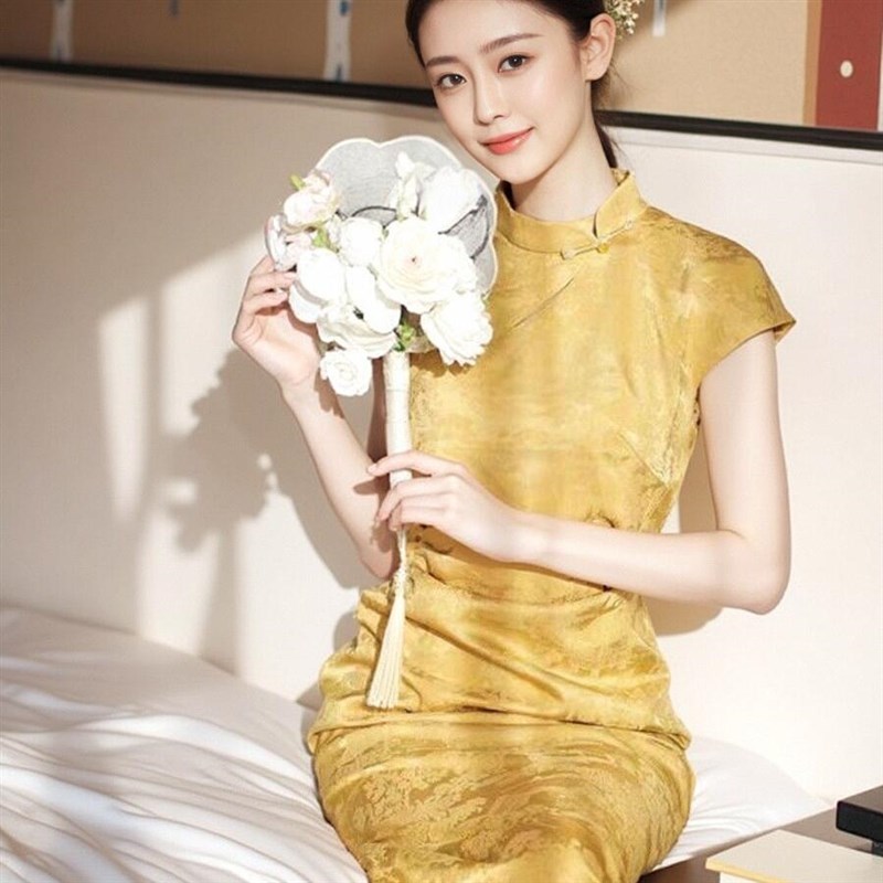 速发新中式晨袍敬酒服新娘订婚礼服高端轻奢高级感小众改良旗袍连