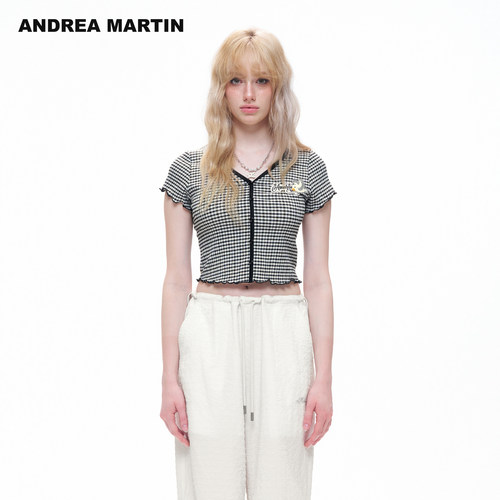 ANDREA MARTIN2026夏新款格纹小花刺绣小衫木耳边V领修身短袖上衣