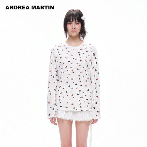 严选ANDREA MARTIN2026秋新款可爱满印小熊玩偶挂绳减龄女长袖T恤