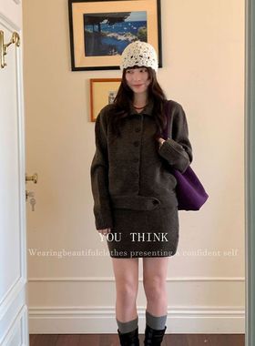 十三行【you think】2025冬季新款开衫毛衣配半身裙针织两件套158